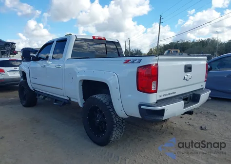 2018 Chevrolet Silverado 1500 2Lz z USA, uszkodzony, nr VIN 1GCVKSEC9JZ267875